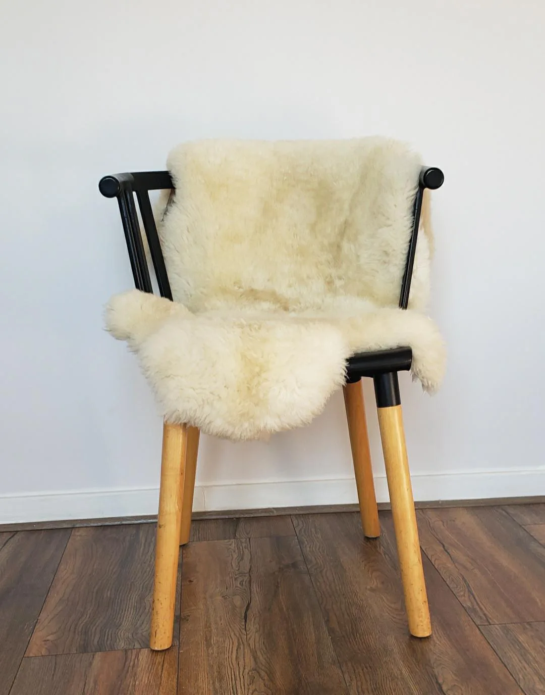 Pieles de cuero de oveja. — Decoración